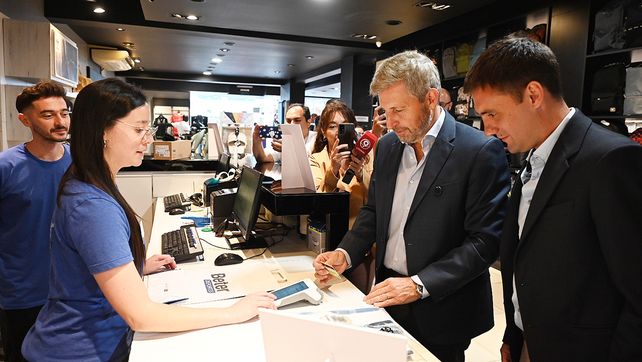 La empresa Sidecreer lanzó su nueva tarjeta con un sistema renovado y una red de terminales de pagos y cobros propia
