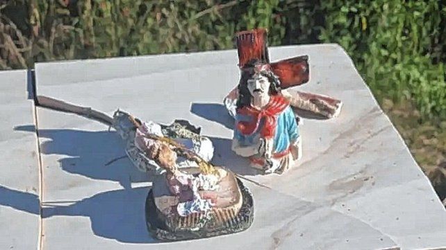 Indignación en San José por la vandalización de la ermita del Gauchito Gil.