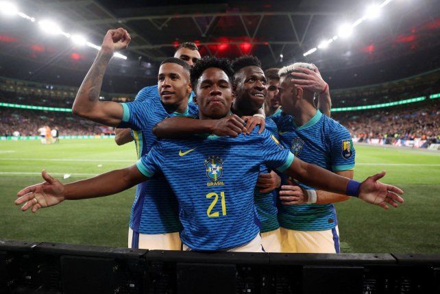 Brasil festejó en Wembley .