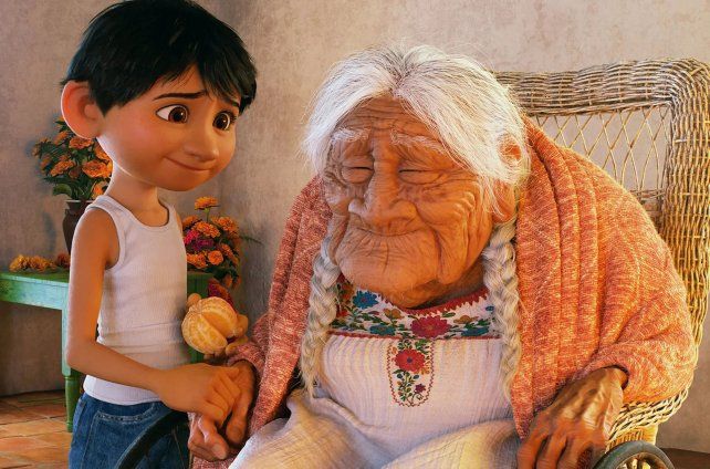 Murió a los 86 años Renée Victor, la actriz que le dio voz a la abuelita en Coco
