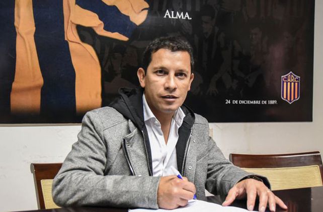 El Mono Gordillo adujo que están trabajando por los refuerzos, pero insistió con que es un libro de pases 