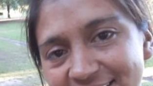 En la denuncia se menciona que Mónica Estefanía Aquino presenta, entre sus señas particulares, dos lunares en el cuello.