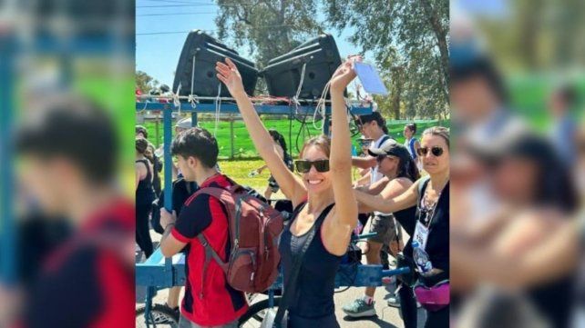 Pampita camino a la Basílica de Luján