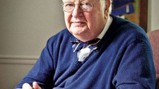 El Premio Nobel de Economía por sus estudios sobre consumo y pobreza