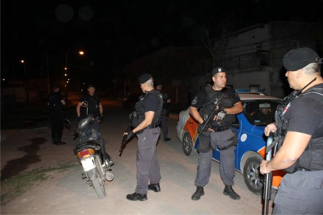Detuvieron a cuatro personas con pedido de captura tras megaoperativos en barrios de la ciudad