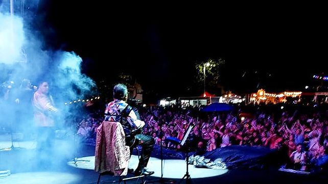 Los Palmeras, nuevos padrinos de la Fiesta Nacional de la Playa, a puro ritmo en Concepción del Uruguay