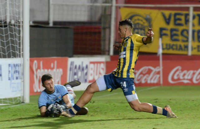 Alejo Veliz pegó el salto de reserva a primera y hoy busca asentarse en el equipo de Somoza