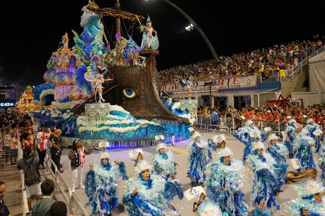 La escuela de samba Independente Tricolor abrió la primera noche del carnaval de San Pablo