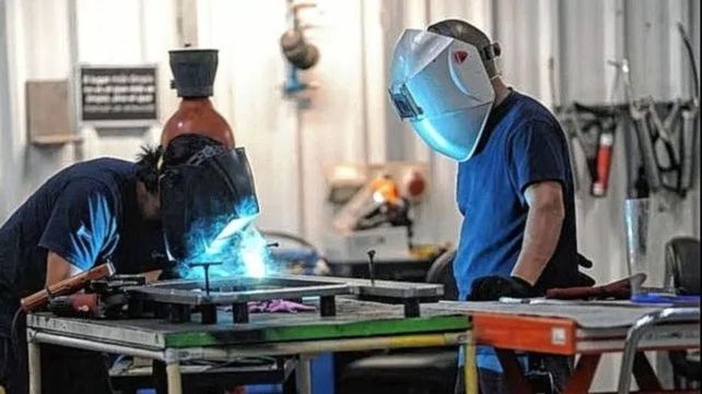 El año laboral en Santa Fe: cuál fue el sector que más puestos de trabajo perdió