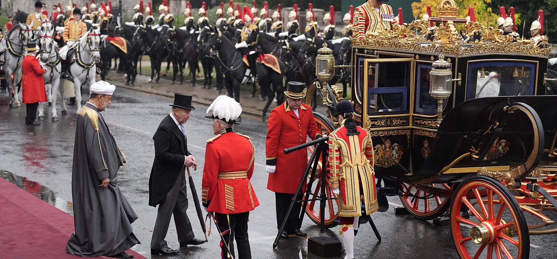 El rey Carlos III de Gran Bretaña y el sultán de Omán, Haitham bin Tarik al Said, en Datchet Road, en Windsor, el martes 20 de octubre de 2026. (Andrew Matthews, foto de grupo vía AP) El rey Carlos III de Gran Bretaña y el sultán de Omán, Haitham bin Tarik al Said, en Datchet Road, en Windsor, el martes 20 de octubre de 2026. (Andrew Matthews, foto de grupo vía AP)