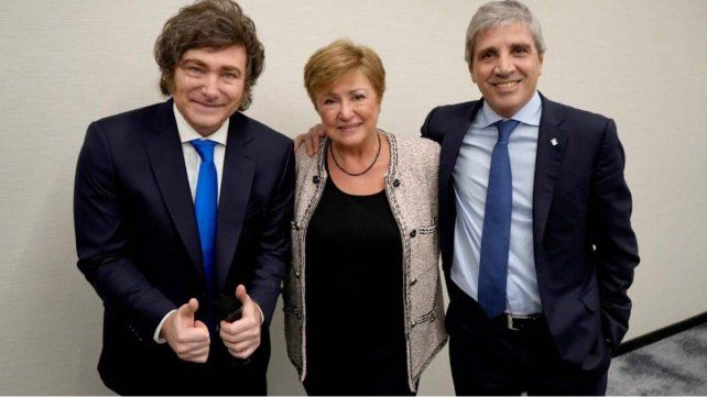 El presidente Javier Milei y el ministro de Economía