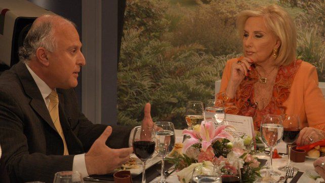 El 5 de octubre de 2005 el intendente de Rosario participa del programa de TV 