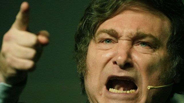 En su cuenta de X (Twitter) sobre libertad de expresión afirmó que el periodismo “se ha corrompido
