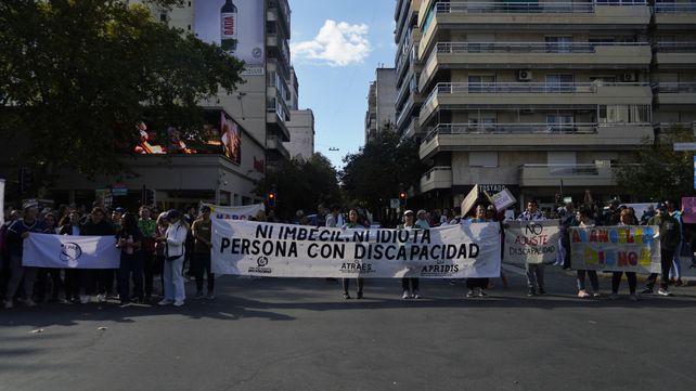 El reclamo por las personas con discapacidad se hizo escuchar en el centro.