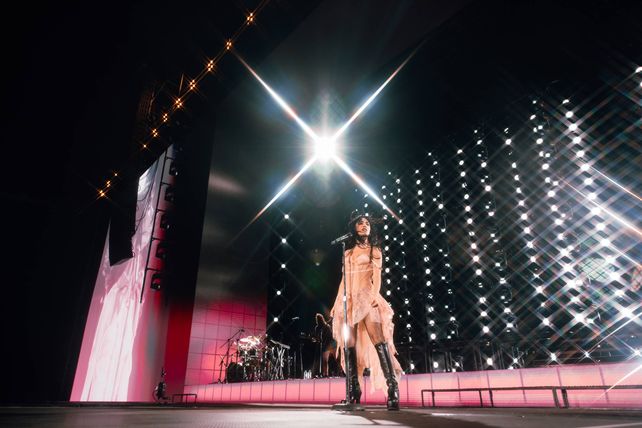 Lali viene de llenar cinco estadios de Vélez