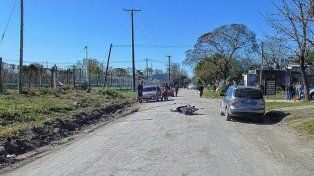 El lamentable suceso tuvo lugar en la calle Noailles al 900, donde participaron un automóvil, un camión y una motocicleta.