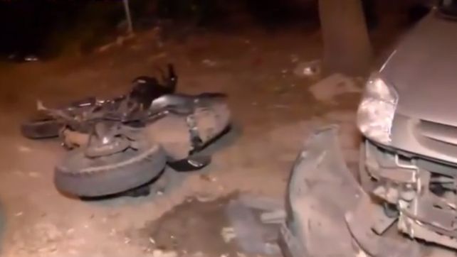 La moto que el delincuente dejó abandonada tras chocar después del robo del otro rodado.