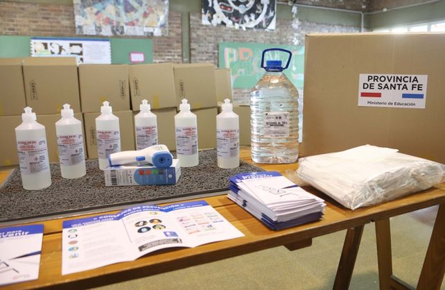 &nbsp; El Ministerio de Educaci&oacute;n contin&uacute;a trabajando en el armado de cajas.