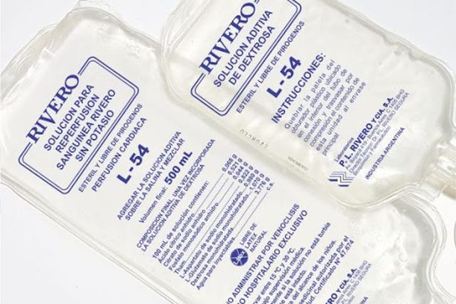 Anmat clausuró un laboratorio tras detectar desvíos de calidad en la producción de suero fisiológico