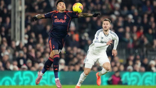 Fulham superó a Nottingham Forest y tomó aire en la Premier League