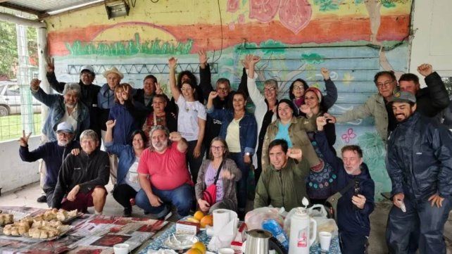 Remada en defensa del río Paraná: la travesía llega a la capital entrerriana