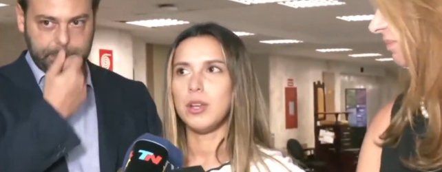 Agostina Paez tendra que esperar para volver a la Argentina.