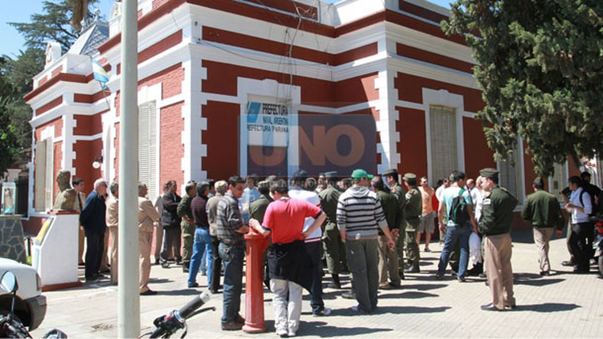 También En Paraná Continúa La Protesta De Prefectos Y Gendarmes