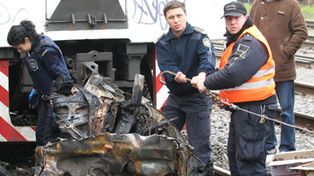 Un tren embisti&oacute; a un auto en Lomas de Zamora: ya son cinco los muertos