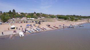 Los botes se concentrarán a las 8 de la mañana para largar a las 10.30 y recorren el circuito hacia el norte dando la vuelta al banquito San Andrés. Esto forma parte de la Copa Santa Fe de Remo.