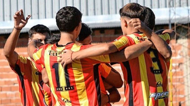 Copa de la LPF: Atlético Neuquén es el único líder