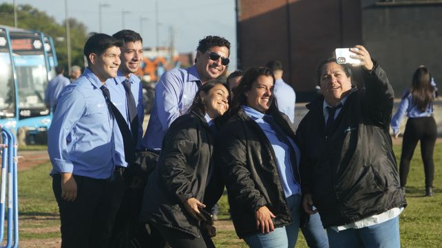 Conductoras y choferes de colectivos asistieron al acto.