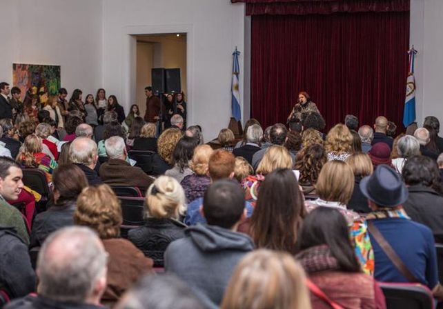Abrió sus puertas el 93° Salón de Mayo en el “Rosa Galisteo de Rodríguez”