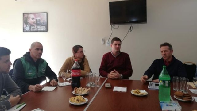 Cónclave. Concejales y gremialistas se reunieron en la sede del Sindicato del Seguro.