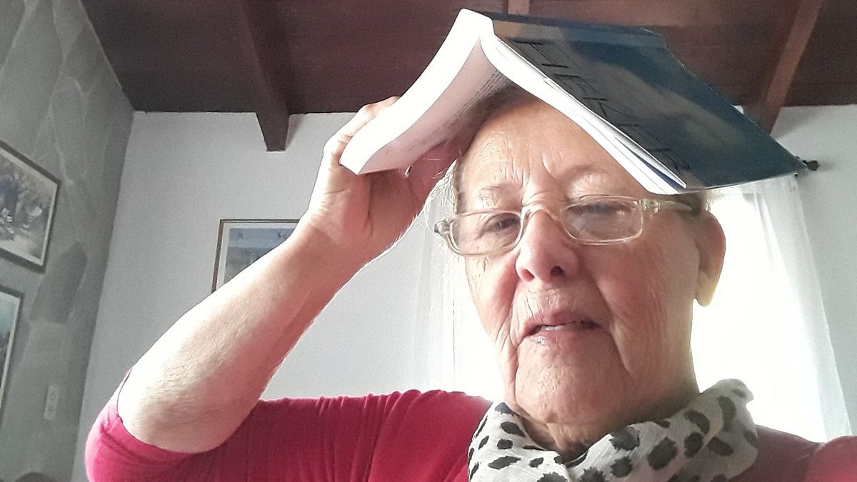 Una Abuela De Nogoy Lleva Narrados M s De 150 Cuentos Por Whatsapp
