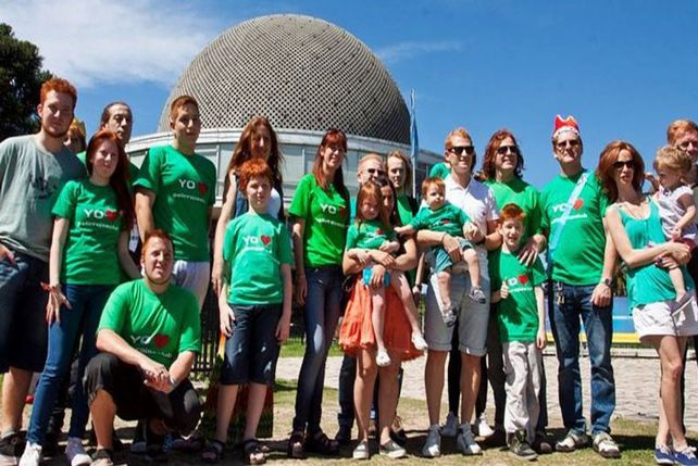 Lideró cumbre de pelirrojos para desmitificar que los colorados son mufa