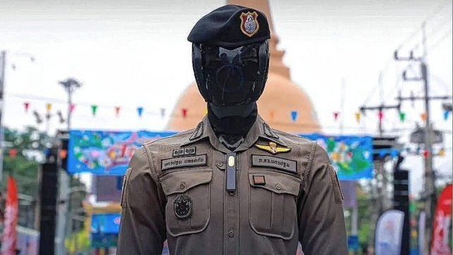 El policía robot de Tailandia El policía robot de Tailandia