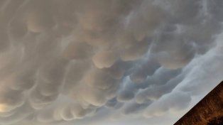 El cielo a las 18,55 en el sur de Paraná.