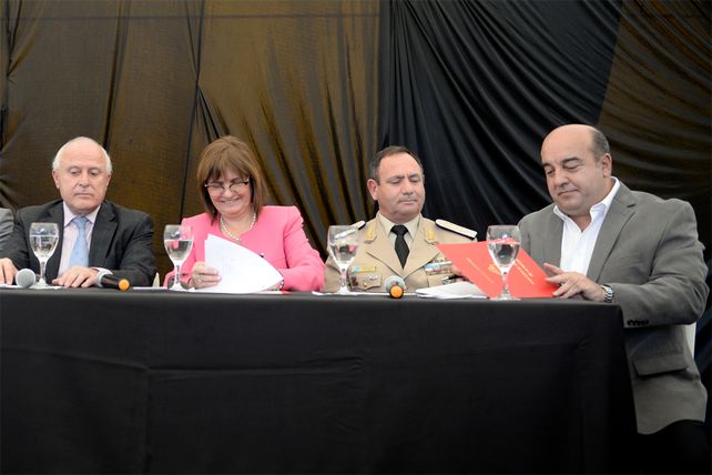La ministra Bullrich quiere ir por los acopiadores de drogas