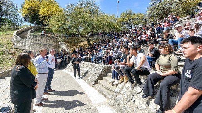 Bordet: La gratuidad de la educación pública no se negocia