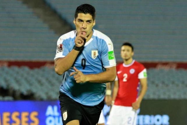 Con polémica, Uruguay venció a Chile 2-1