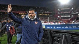 Carlos Tevez se va de Independiente luego del partido ante Platense.