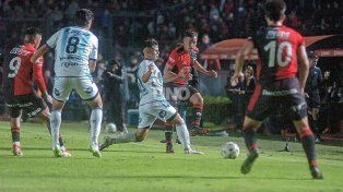 Luego de cumplir la fecha de suspensión, Facundo Castet será titular en Colón para recibir a Estudiantes de Río Cuarto.