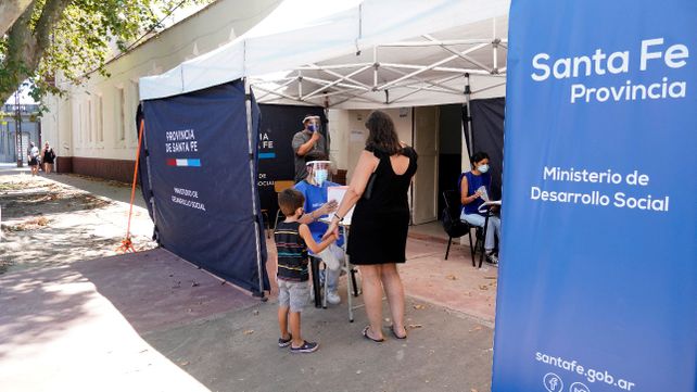 El primer día de testeos de coronavirus en la escuela Carrasco