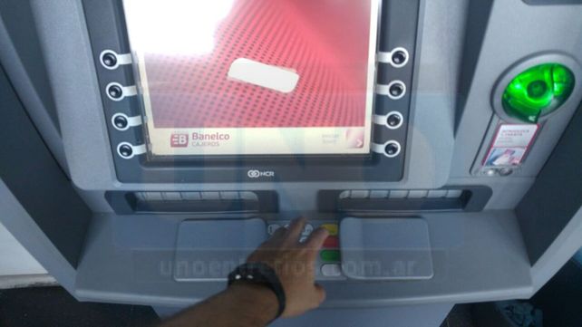 Expectativas y cautela por cajeros en supermercados y estaciones