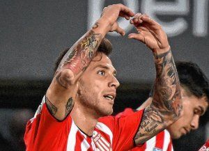 Estudiantes se lució y goleó a Defensa y Justicia por el Torneo Clausura
