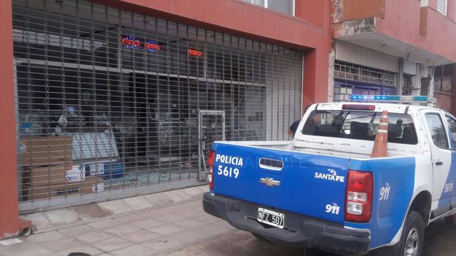 Rompieron una vidriera y forzaron una reja de un comercio en barrio Don Bosco