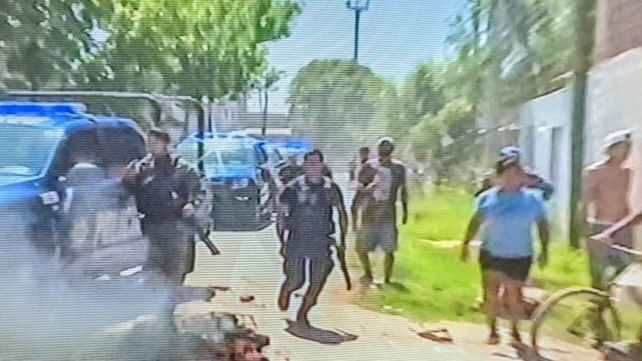 Tras el crimen del pequeño Máximo hubo una pueblada en el barrio Los Pumitas.