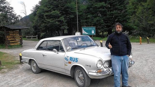 Viajó de Ushuaia a Alaska en un Torino