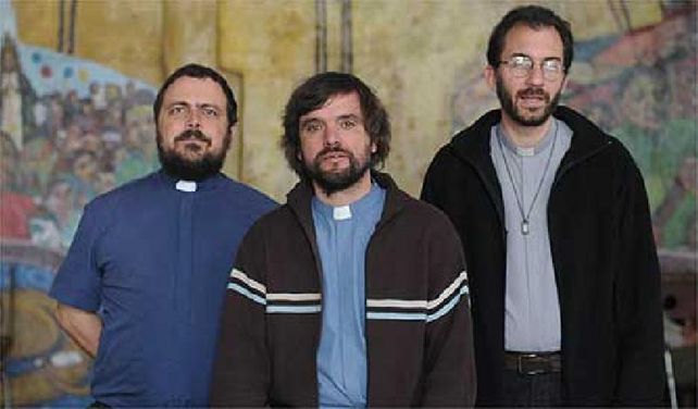 Curas villeros: No confundamos a la mafia del narcotráfico con dos pibes jóvenes que usan visera.&nbsp;
