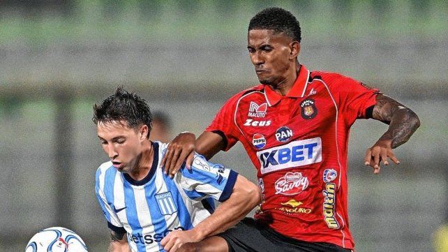 Racing apenas pudo empatar ante Caracas en Venezuela.